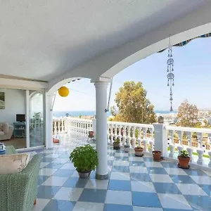 https://caleta-del-sol-con-piscina-terraza-y-playa.1costadelsol.com